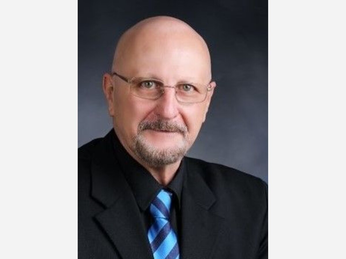 Perry announces council run | Niagara Express