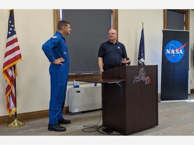 Talking about Niagara Falls with an astronaut